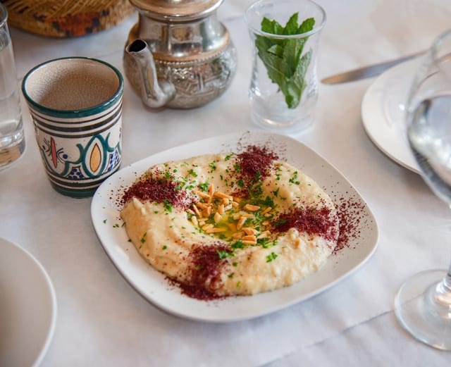 Babbaghannough, pita & crudités.